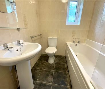 3 bedroom apartment to rent - Photo 4