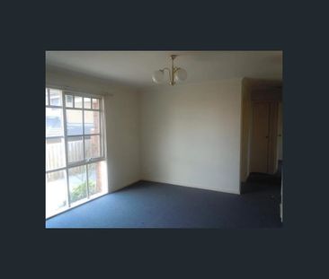 Comfort, Convenience & Low-Maintenance Living - Photo 5