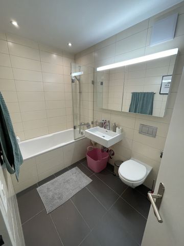 Rent a 2 rooms apartment in Zürich - Photo 2