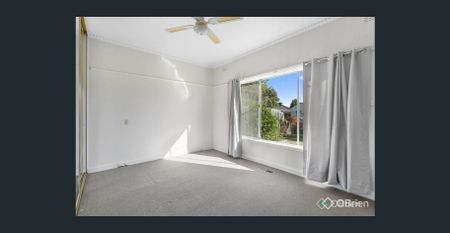 PRIME LOCATION, PRIME LIVING! - Photo 4