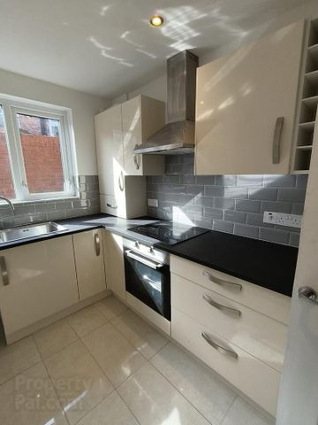 95 Rosebery Road, BT68JA, Belfast - Photo 2