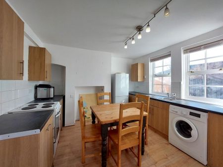 3 bedroom terraced house to rent - Photo 5