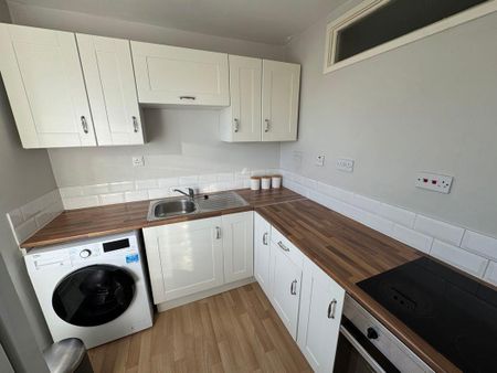 2 bed apartment to rent in NE3 - Photo 3