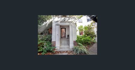 SENSATIONAL GROUND FLOOR - IN BOUTIQUE BLOCK! - Photo 5