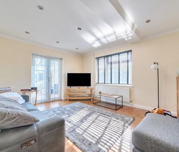 5 bedroom detached house to rent - Photo 1