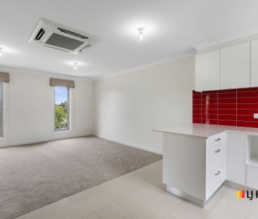 Sunlit, Spacious Two Bedroom Retreat - Photo 6