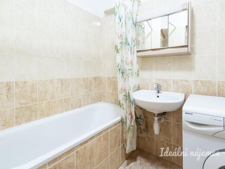 Pronájem bytu 2+kk 37 m2 - Fotografie 5