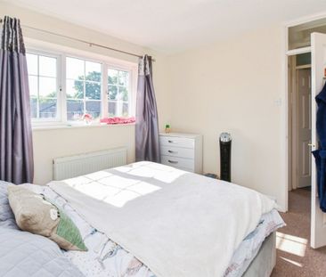 James Close, CHIPPENHAM - Photo 5