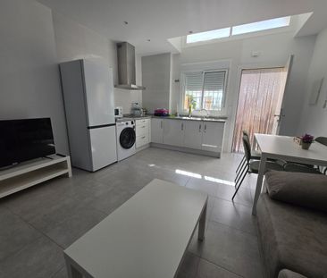 Alquiler de piso en Calle Sarajevo - Photo 1