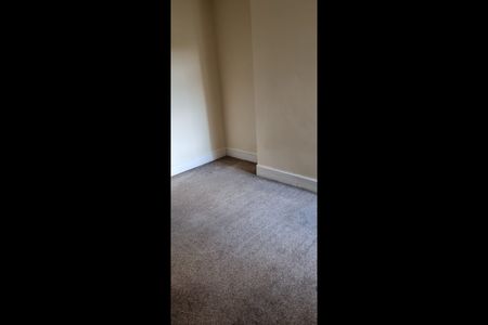 3 Bed Terraced House, Firgrove Road, SO15 - Photo 5