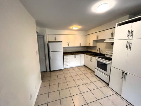 For Lease - 28 Victoria Avenue Unit# 208, Hamilton, Ontario - Photo 5