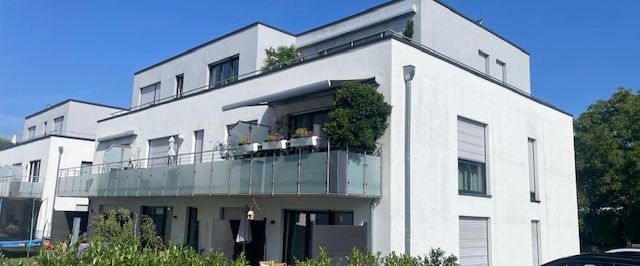 Lichtdurchflutetes, großzügiges Penthouse, 4 Zimmer, mit Aufzug und 2 Tiefgaragenstellplätzen - Photo 1