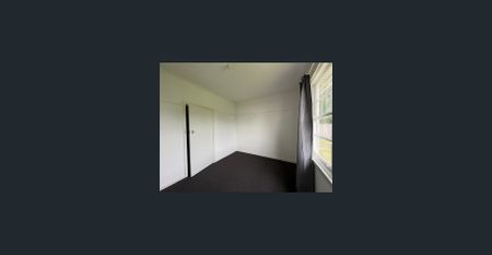 Lovely 3 Bedroom Home - Photo 2