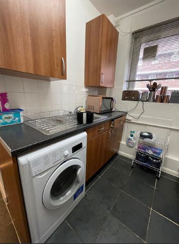 4 bedroom flat share to rent - Photo 5