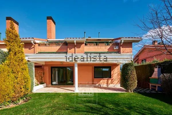 Alquiler de chalet pareado en Encinar de los Reyes - Photo 1