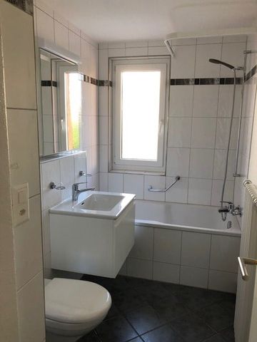 4-Zimmerwohnung neu saniert, ruhige gelegen Nähe Bahnhof - Photo 2