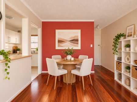 IDEALLY POSITIONED 1ST FLOOR UNIT - Photo 2