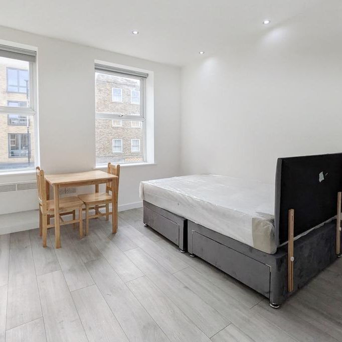 Studio to rent - Photo 1