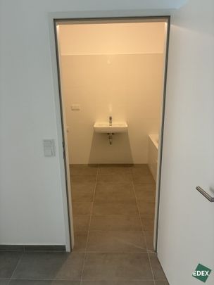 Erstbezug nach Sanierung – Charmante 2-Zimmer-Altbauwohnung - Photo 1