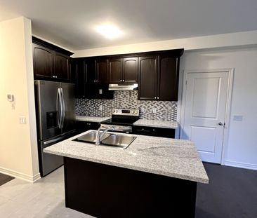 For Lease - 38 Donald Stewart Road, Brampton, Ontario - Photo 6