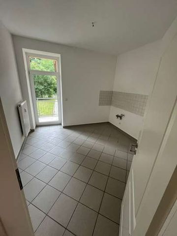 NEUES Laminat / großer Balkon an der Küche / Wanne u.v.m. - Foto 5