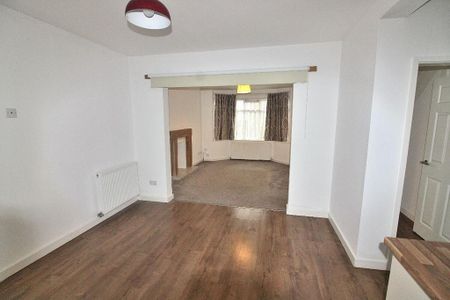 3 bedroom detached house to rent - Photo 2
