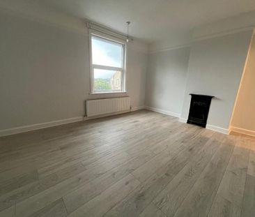 2 bedroom end of terrace house to rent - Photo 3