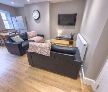 5 bedroom flat to rent - Photo 1