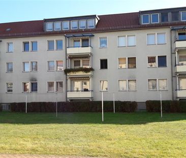 ab 01.12.2025 Drei Zimmer mit Balkon - Photo 1