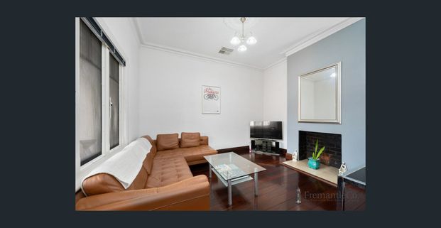 Quintessential Freo Cottage - Photo 1