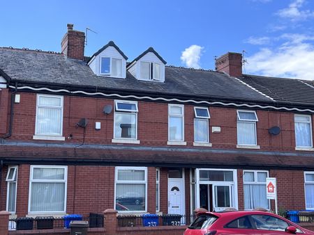 Room in a Shared House, Littleton Road, M7 - Photo 2