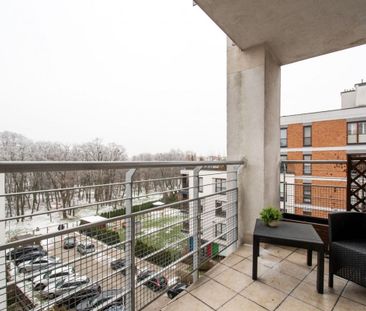 Ciche 3-pokojowe mieszkanie przy prywatnym parku 63.73 m² - Фото 6