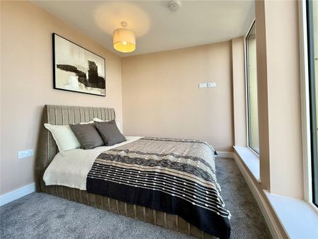 3 bedroom penthouse to rent - Photo 3