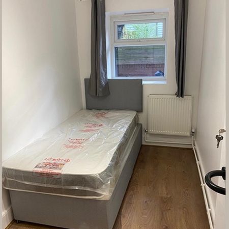 Room in a Shared Flat, London, W2 - Photo 3