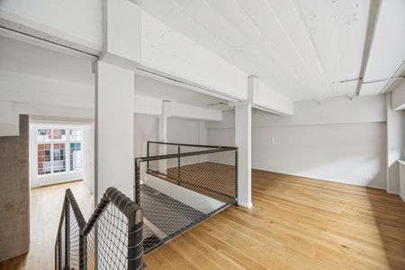 "Light, Space and Design – 3.5-Room Loft Apartment in New Building" - Photo 3