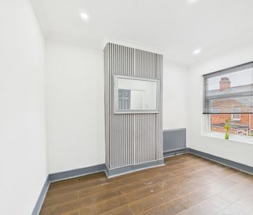 3 bedroom terraced house to rent - Photo 6