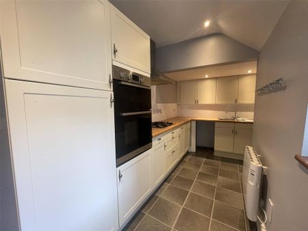 2 bedroom terraced house to rent - Photo 3
