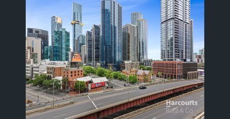 Modern 1-Bedroom Apartment with City Views in Southbank - Photo 3