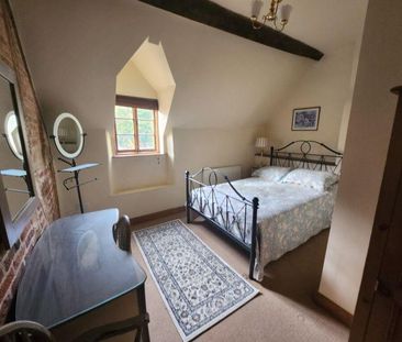 2 bedroom semi-detached house to rent - Photo 5