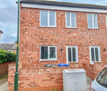 4 bedroom semi-detached house to rent - Photo 6