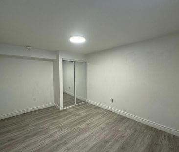 For Lease - 916 Magdalena Court Unit# B, Kitchener, Ontario - Photo 2