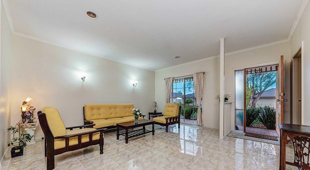 House with an Extra Commercial Kitchen! - Photo 1