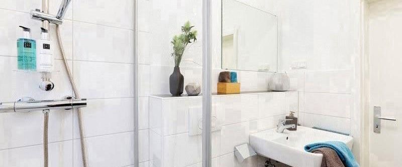 Neu Renovierte 1,5 Zimmer Wohnung im EG mit Balkon ! - Foto 1