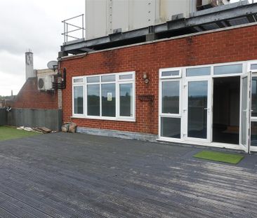 2 bedroom penthouse to rent - Photo 6