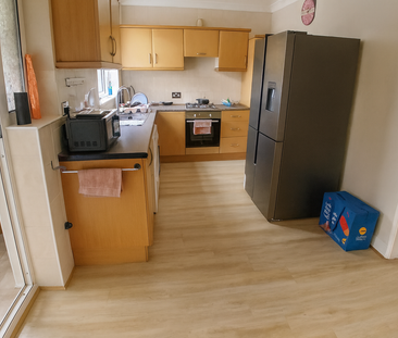 1 bedroom in a house share to rent - Photo 1