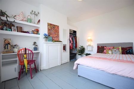 Swan Road, Gloucester, Gloucestershire, GL1 - Photo 2