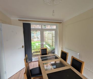 3 Bed Semi-Detached House, Ridgeway Close, LS8 - Photo 6