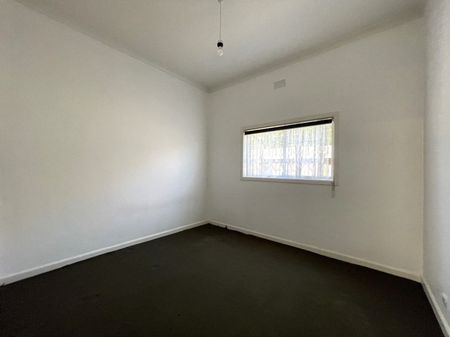 Large home in a prime location - Photo 4