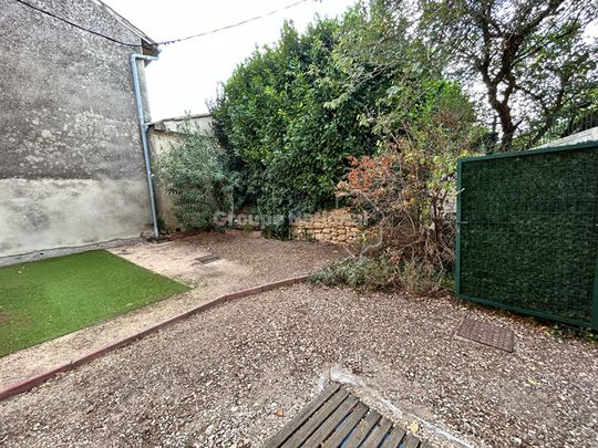 A louer à Orange appartement 2 chambres de 85 m2 avec extérieur, - Photo 1