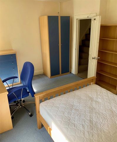 5 bedroom terraced house to rent - Photo 5